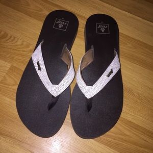 Women’s REEF sandals Size 10 - Worn once